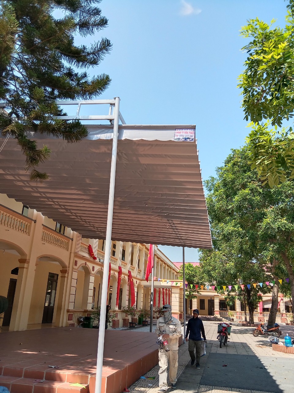 Báo giá lắp đặt mái xếp điều khiển từ xa cải tiến thông minh