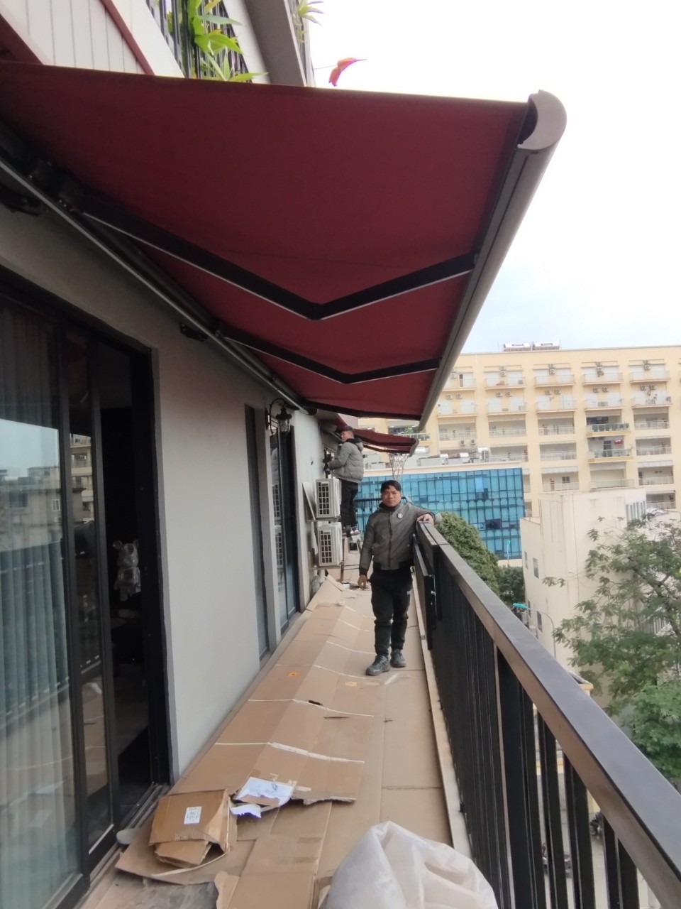 Đơn vị lắp đặt mái hiên giá rẻ Hà Nội chuyên nghiệp uy tín