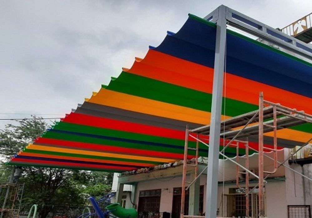 Quy trình thực hiện lắp đặt mái xếp kéo lượn sóng