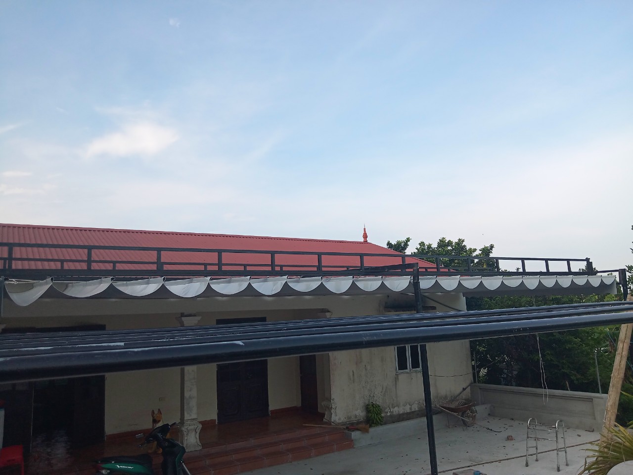 Lắp đặt & báo giá mái hiên điều khiển từ xa ưu đãi nhất