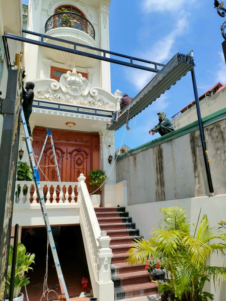 Lựa chọn mái xếp kéo lượn sóng Hà Nội giá rẻ chất lượng