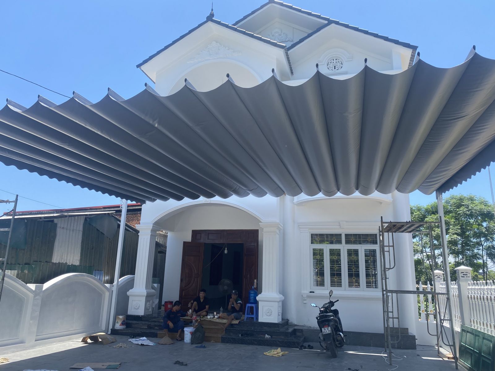 thiết kế- thi công mái hiên giá rẻ uy tín