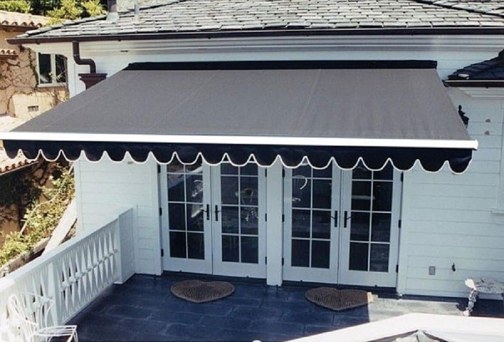 Thi công lắp đặt bạt che nắng tự cuốn bền đẹp giá rẻ