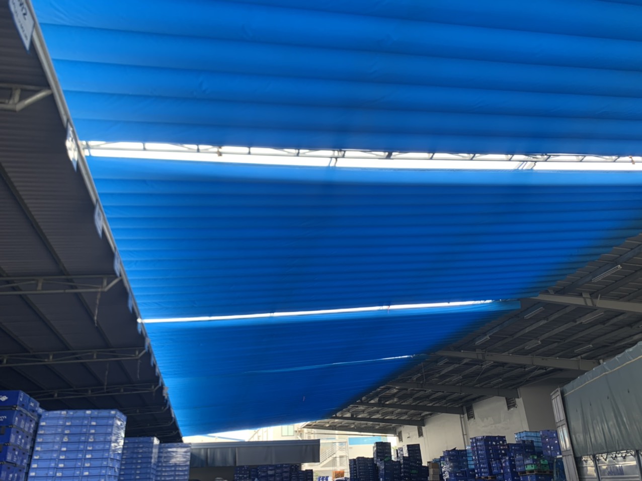 Thi công lắp đặt mái hiên di động giá rẻ mẫu mới 2023